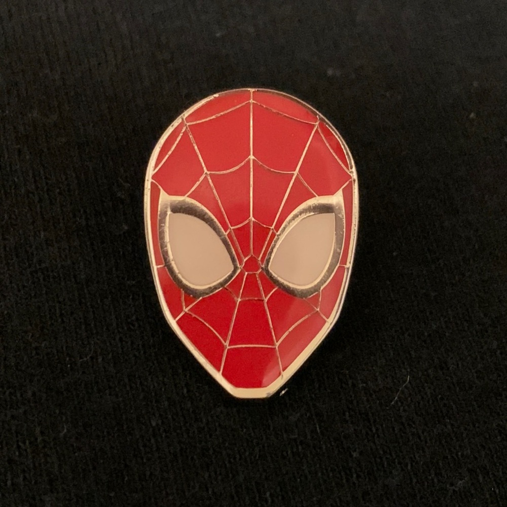 Spider-Man lapel pin Disney marvel